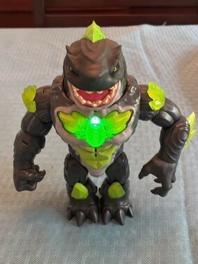 Mr Beast Lab Action Figure 8" Shark Beast Creator Lights Sounds Toy
